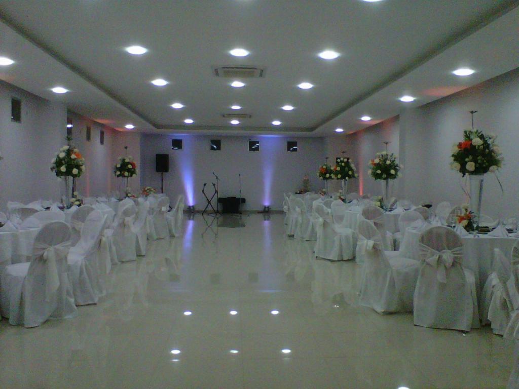 Charthon Inn Баранкила Екстериор снимка