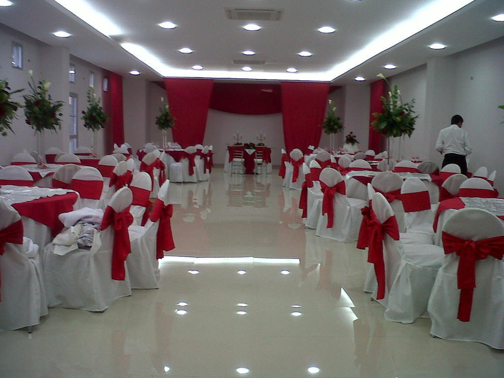 Charthon Inn Баранкила Екстериор снимка